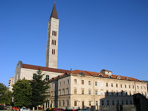 Župna crkva Sv. Petra i Pavla u Mostaru i franjevački samostan
