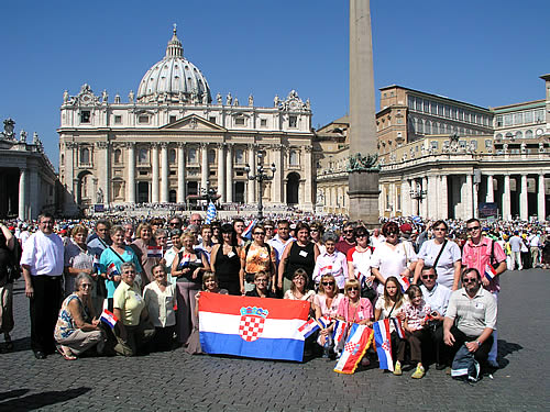 Hodočasnici na trgu Sv. Petra